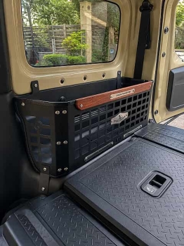 Giỏ đựng đồ phía sau Suzuki Jimny